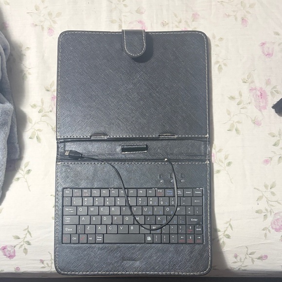 Black Textured Tablet Case - Picture 3 of 4